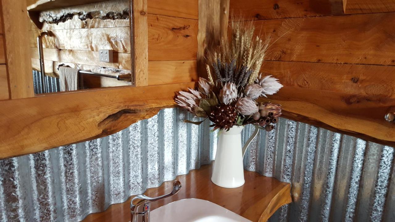 Bed and Breakfast Rustic Hut Bush Retreat Пингвин Экстерьер фото