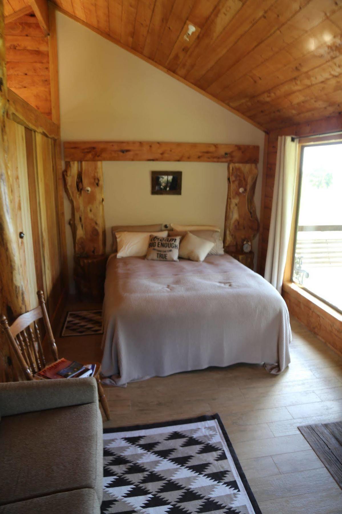 Bed and Breakfast Rustic Hut Bush Retreat Пингвин Экстерьер фото