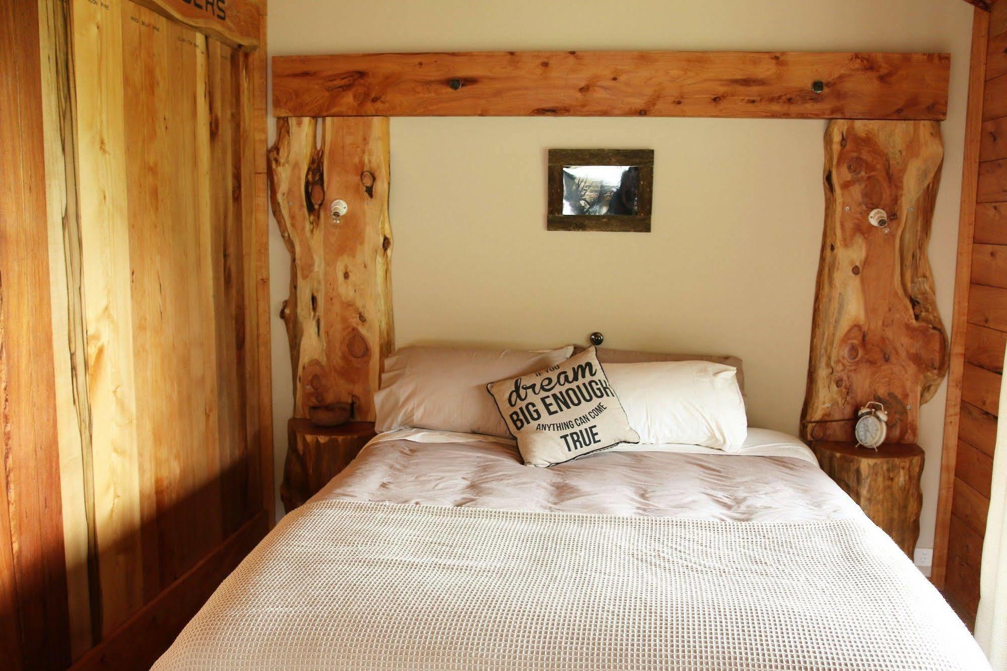 Bed and Breakfast Rustic Hut Bush Retreat Пингвин Экстерьер фото