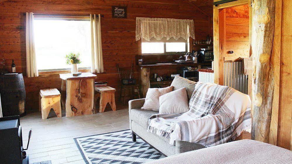 Bed and Breakfast Rustic Hut Bush Retreat Пингвин Экстерьер фото