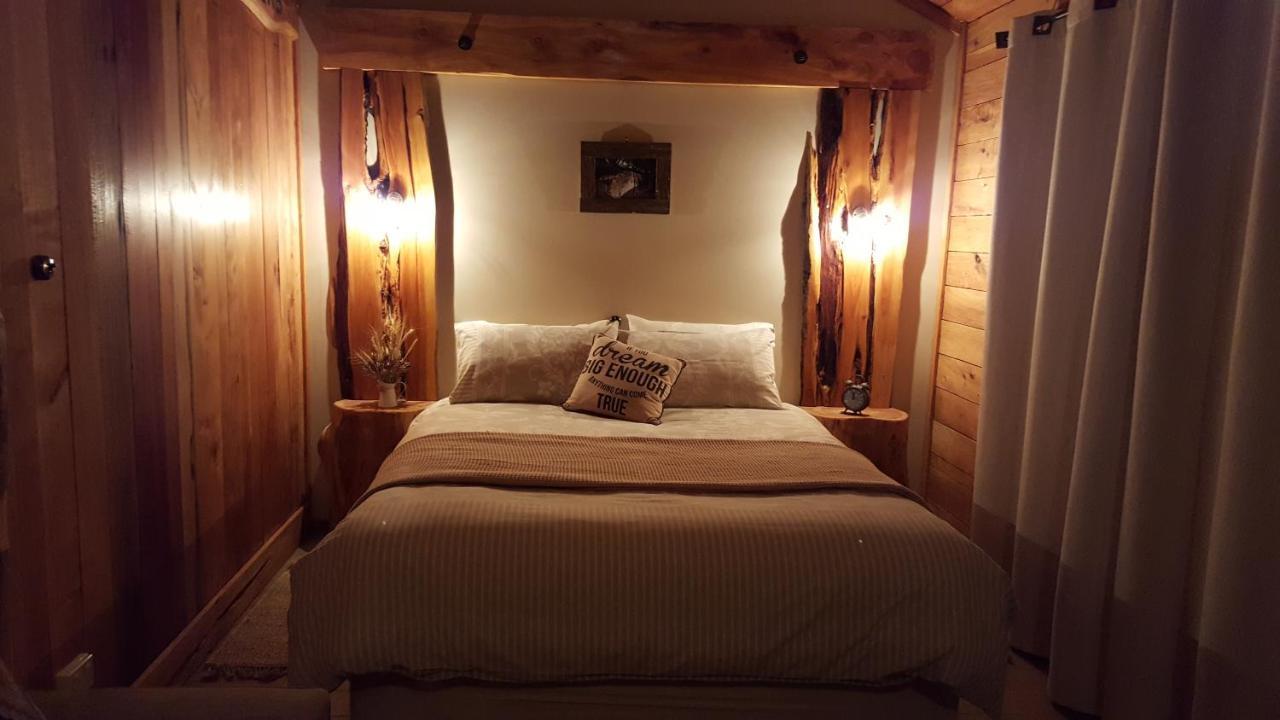 Bed and Breakfast Rustic Hut Bush Retreat Пингвин Экстерьер фото